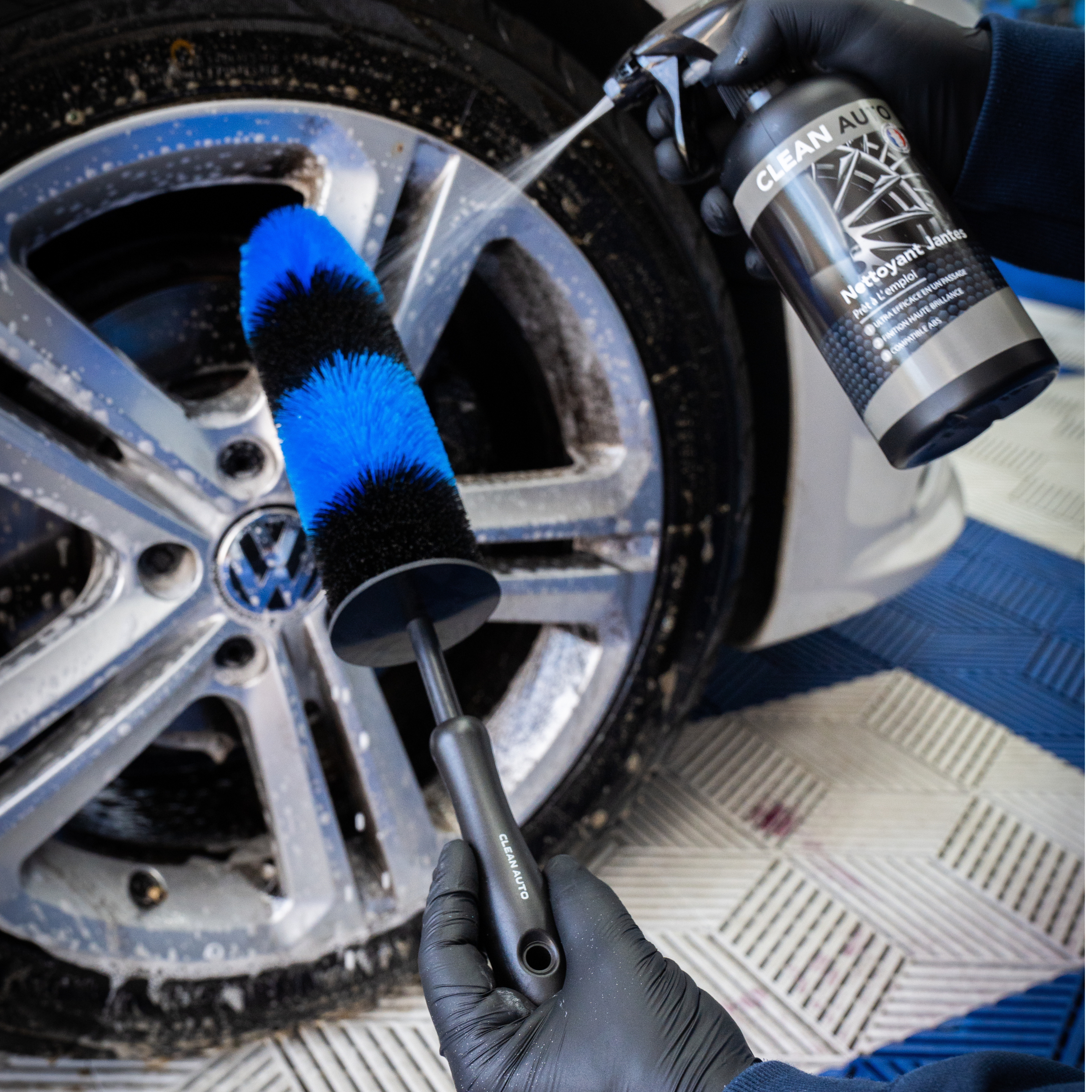LIMPIADOR DE LLANTAS - DESENGRASANTE POTENTE (PAE) - CLEAN AUTO - DETAILING