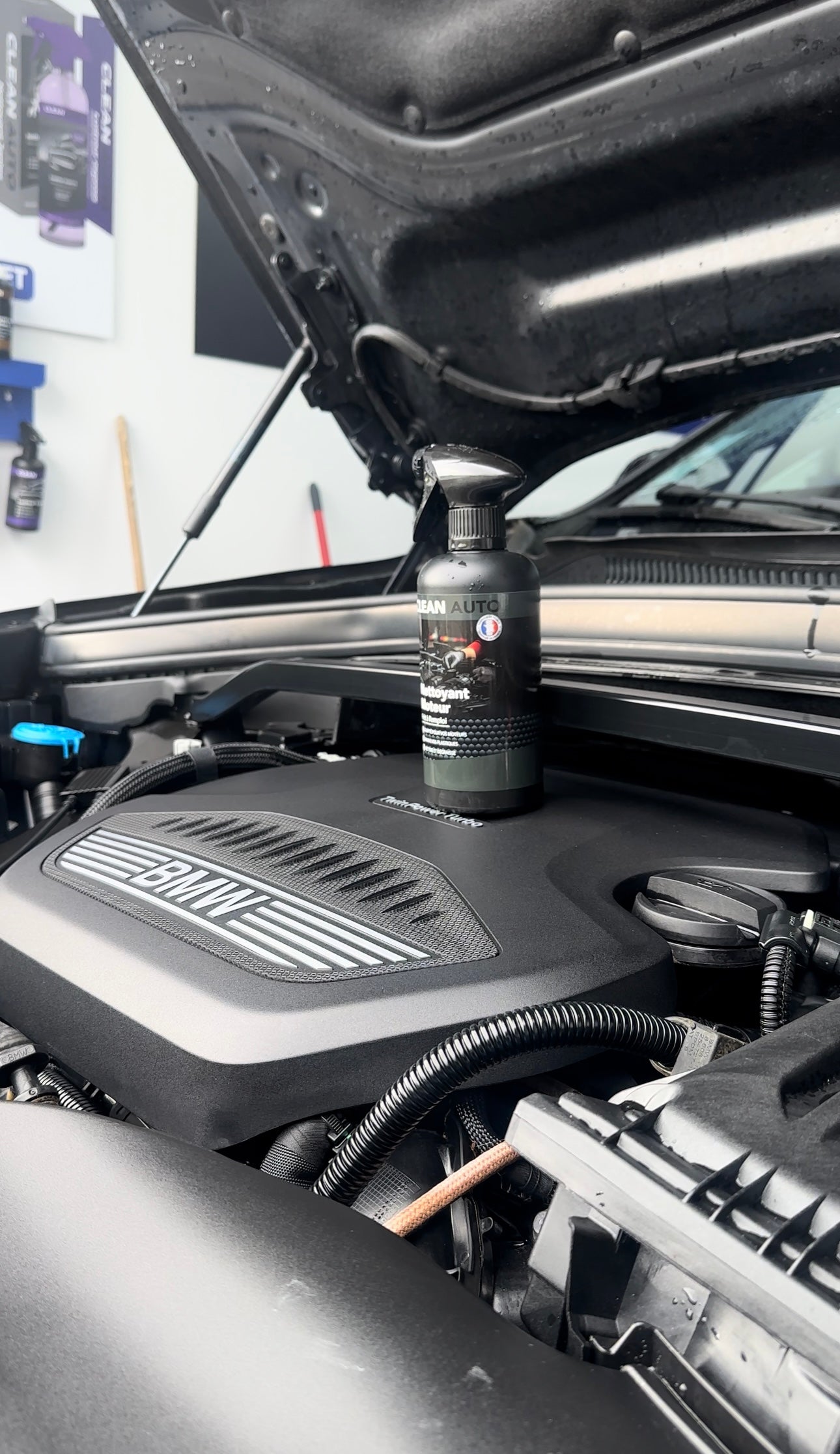 Motorreiniger – leistungsstarker Entfetter – Detaillierung – sauberes Auto