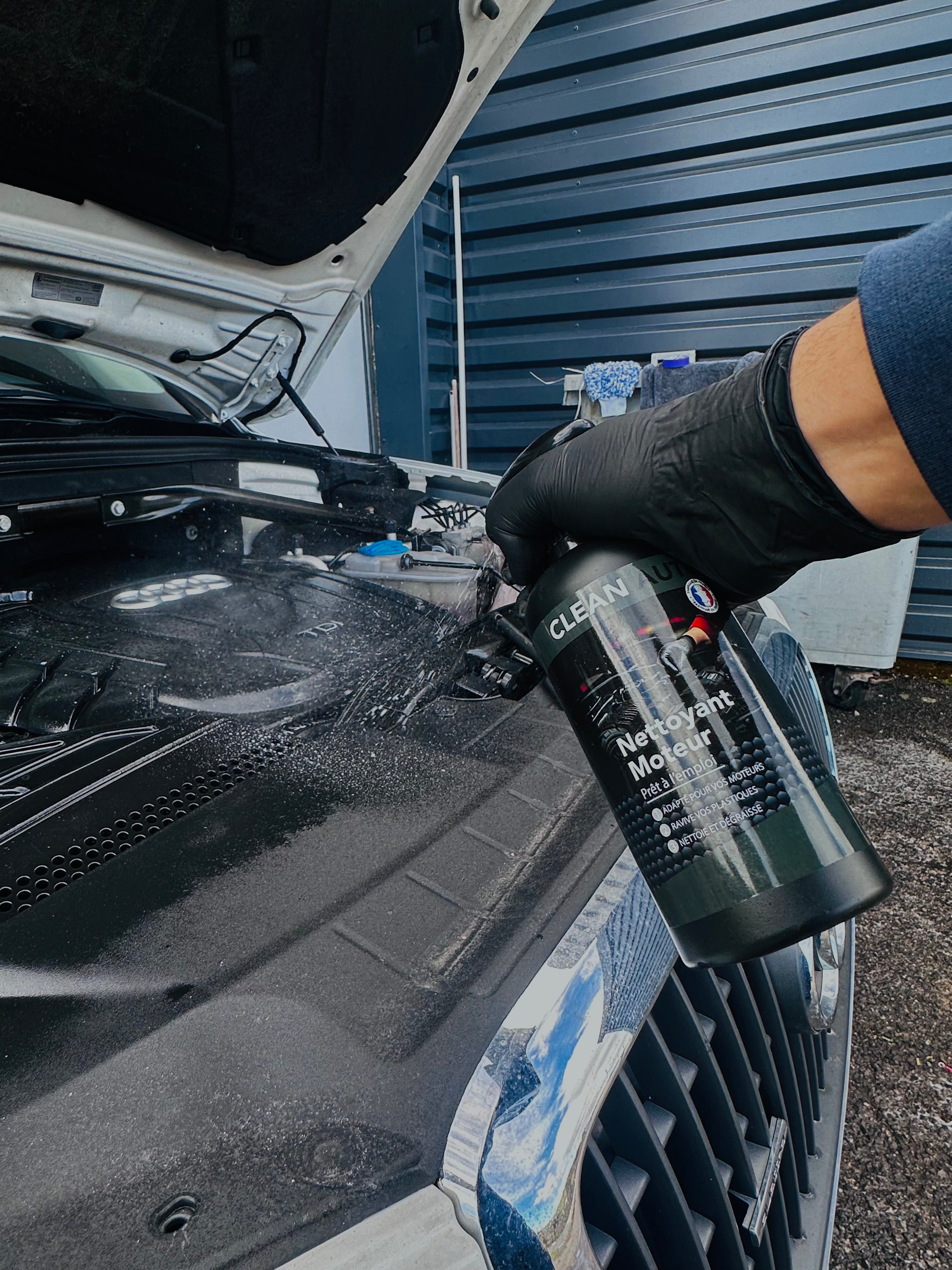 Motorreiniger – leistungsstarker Entfetter – Detaillierung – sauberes Auto